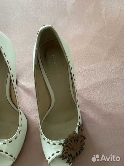 Туфли с открытым носом