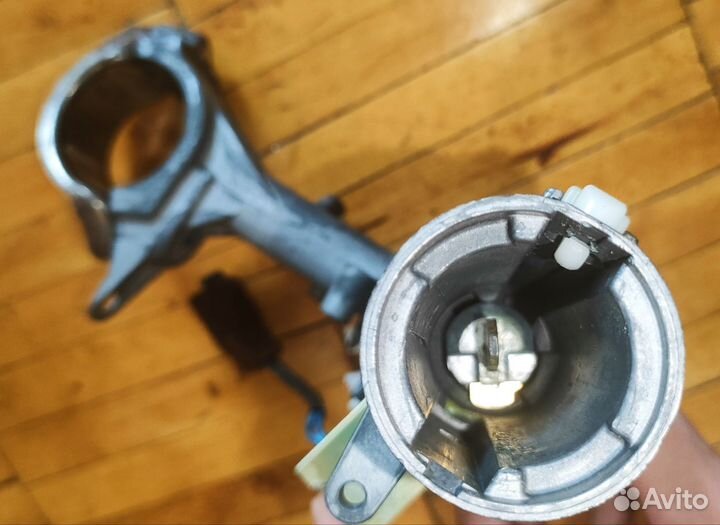 Замок зажигания на рулевую колонку Camry Gracia