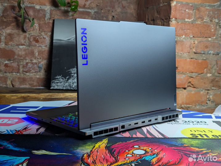 Lenovo Legion 7 Rx 6850m 12gb(RTX 4070)