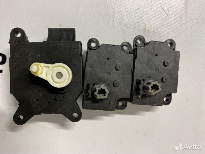 Сервопривод заслонок печки Subaru Forester SH5