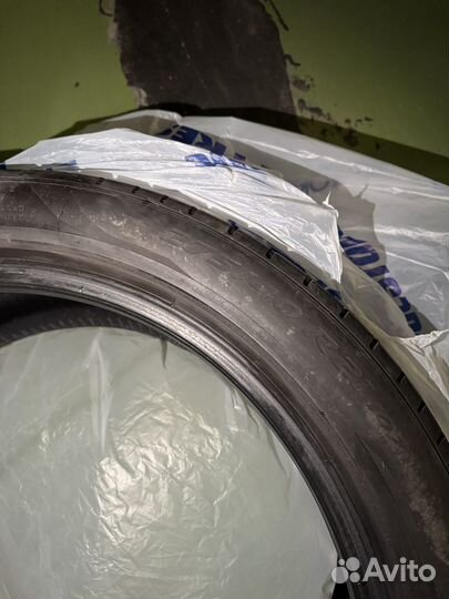 Pirelli P Zero 275/40 R21 и 315/35 R21 107Y