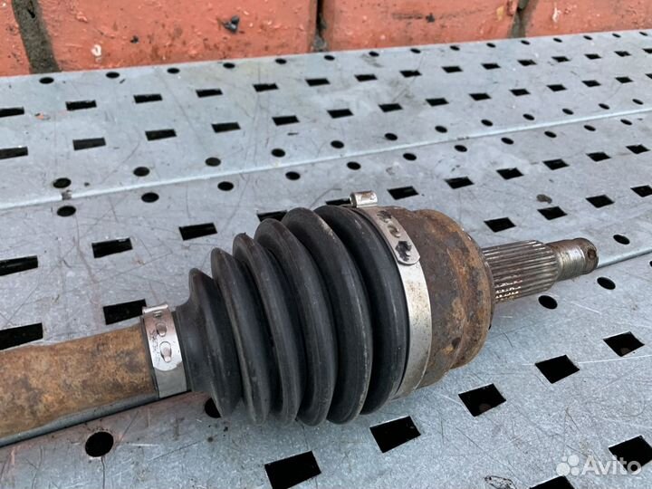 Mitsubishi Lancer 10 Привод (Полуось) передний RH