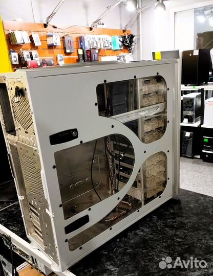 Корпус ATX Kandalf Thermaltake