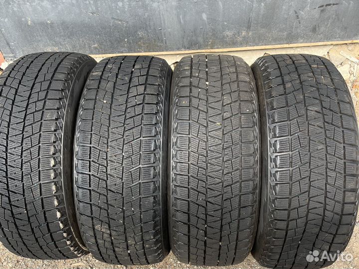 Bridgestone Blizzak DM-V1 225/55 R17 97R