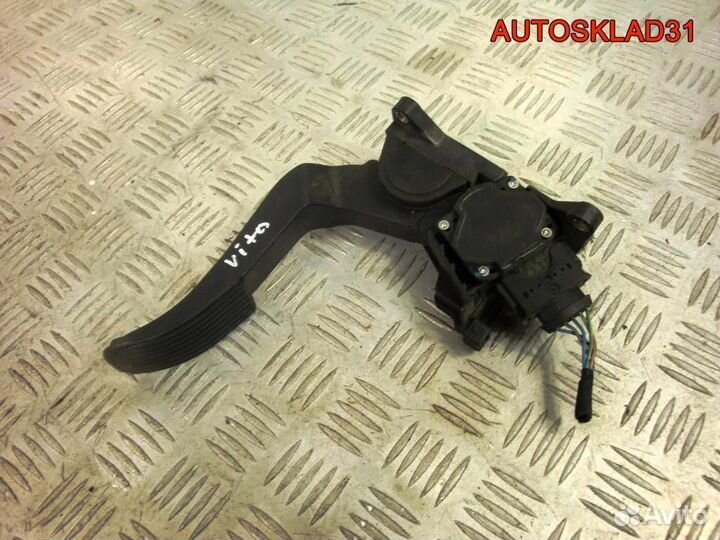 Педаль газа Мерседес Вито 638 9013000404