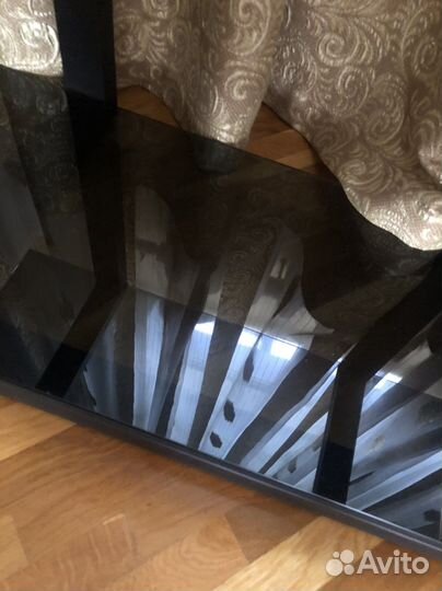 Стол для телевизора