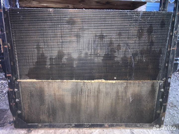 Радиатор охлаждения комбайна акрос 580