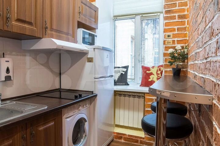 Комната 6 м² в > 9-к., 1/2 эт.