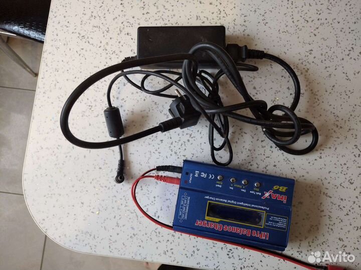 Зарядное устройство