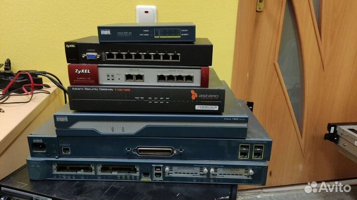 Сетевое оборудование Cisco, Zyxel, Astaro