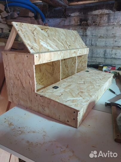 Гнезда для кур с яйцесборником