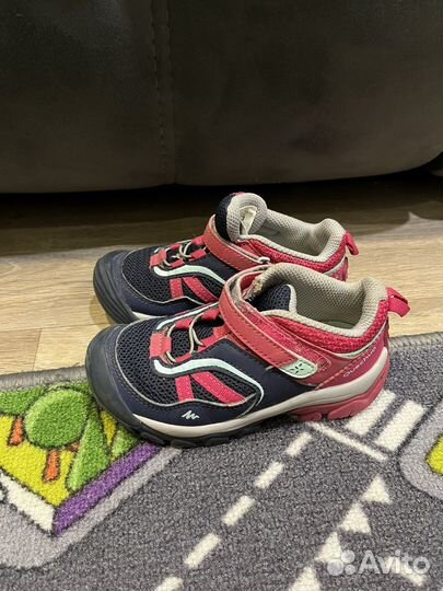 Кроссовки для девочки