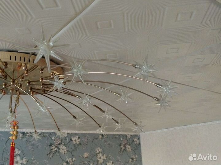 Светильник Салют потолочный. Плафоны лишние