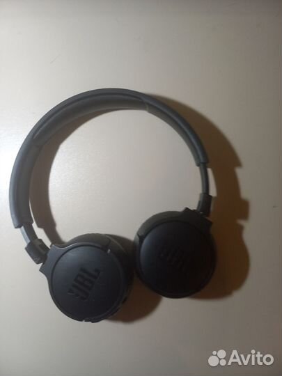 Беспроводные наушники jbl