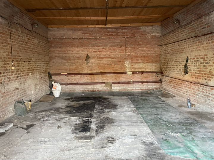 Гараж, > 30 м²