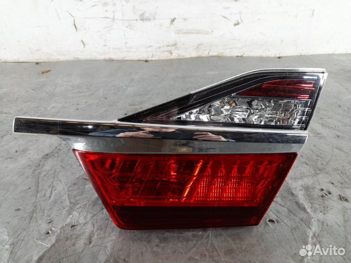 Фонарь внутренний задний правый Toyota Camry 55