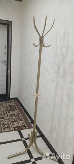 Вешалка для одежды напольная металлическая