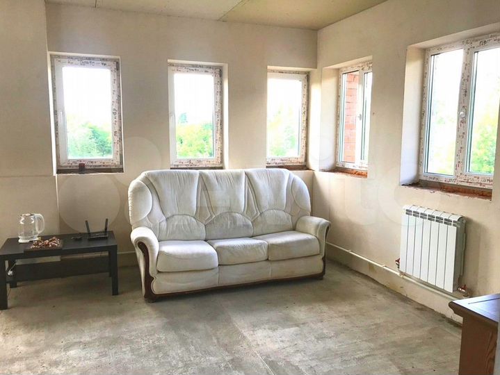 Дом 194 м² на участке 12 сот.