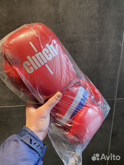 Боксерские перчатки 10 oz clinch