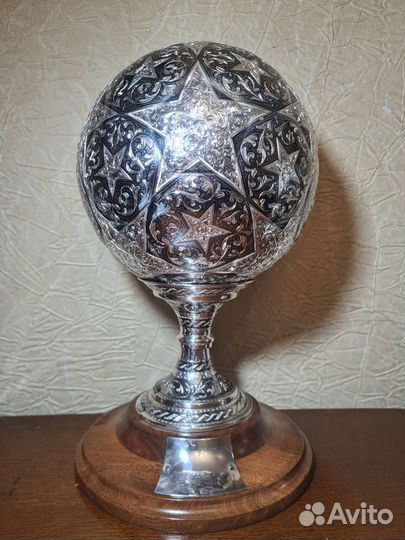 Футбольный мяч из серебра