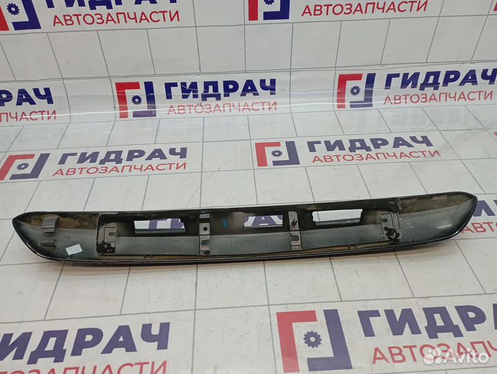 Накладка двери багажника Renault Kaptur 848109634R