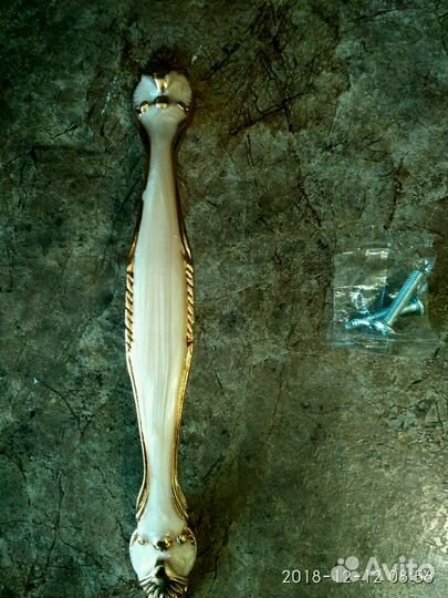 Ручки для шкафов и кухонных гарнитуров