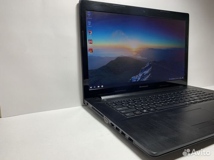 Огромный игровой ноутбук i3/8gb/2видеокарты/ssd