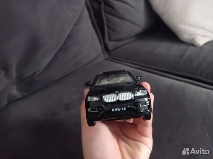 Игрушечная машина bmw x6