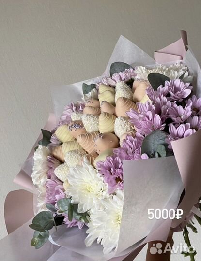 Цветочные композиции с добавлением ягод