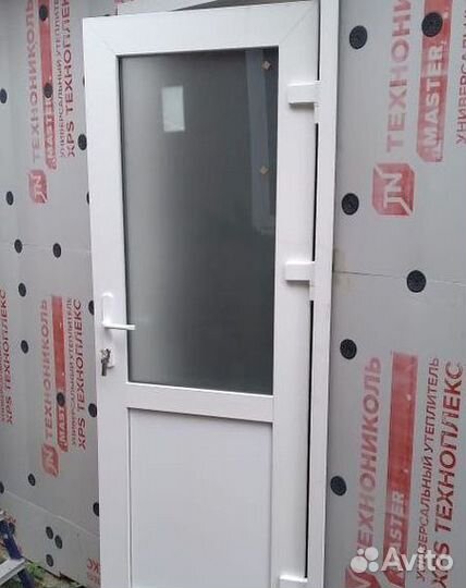 Пластиковые двери с гарантией