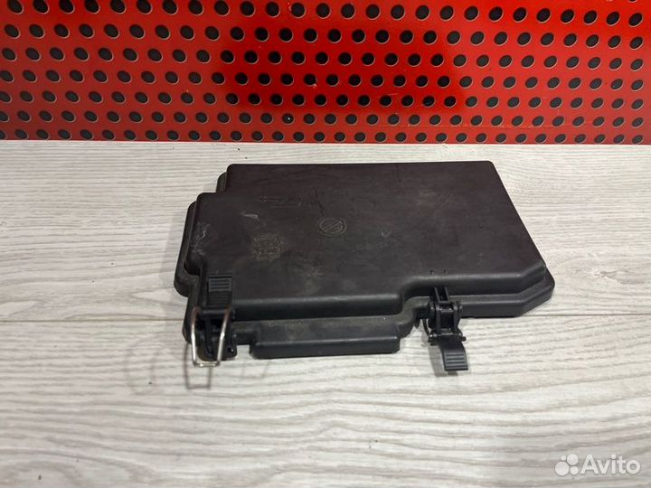 Крышка блока предохранителей Mercedes-Benz Gle