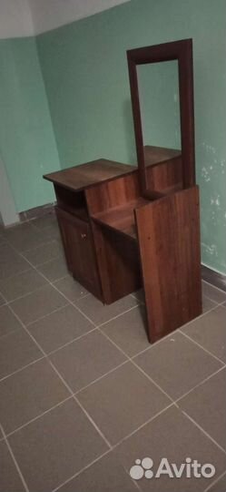 Туалетный столик с зеркалом бу