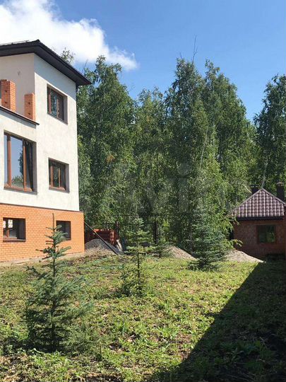 Дом 470 м² на участке 100 сот.