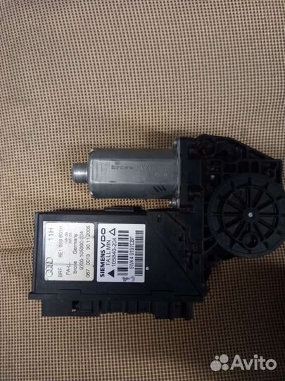 Ауди А 4 В7 моторчик стеклоподьемника водительской