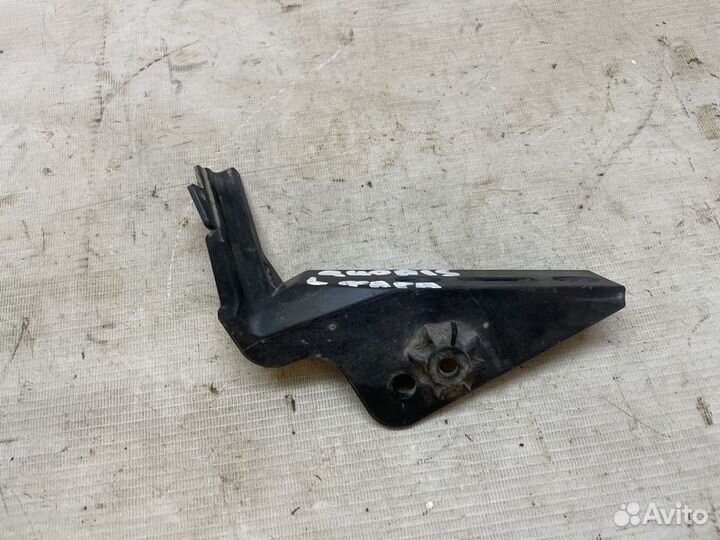 Кронштейн фары передний левый Kia Quoris KH G6DJ