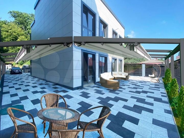 Дом 300 м² на участке 4 сот.