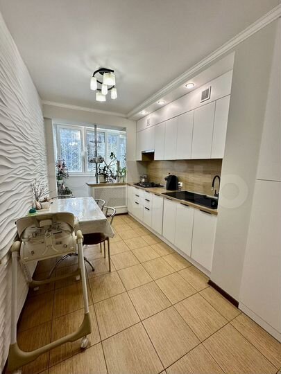 4-к. квартира, 77 м², 1/10 эт.