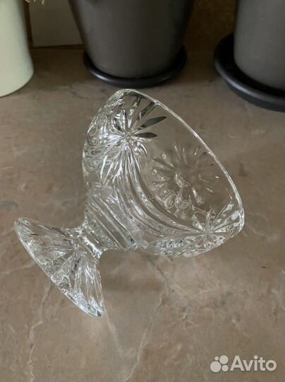 Хрустальная конфетница на ножке