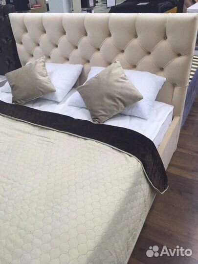 Кровать двухспальная новая с ящиками