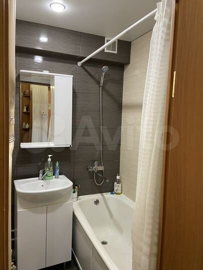 3-к. квартира, 60 м², 4/10 эт.