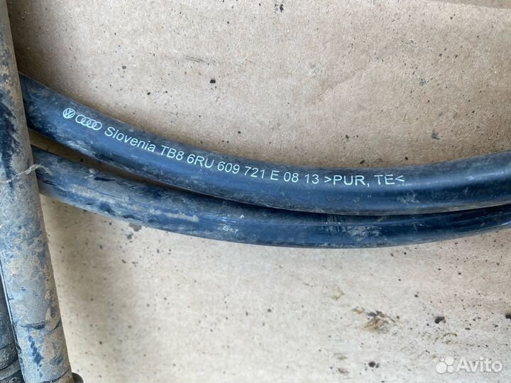 Трос ручника Volkswagen Polo