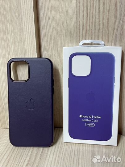 Кожаный чехол на iPhone 12