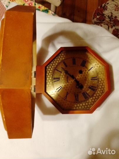 Часы настенные янтарь СССР