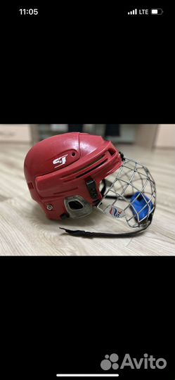 Хоккейный шлем