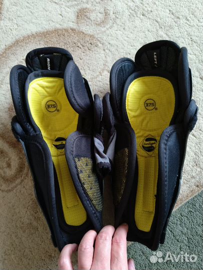 Наколенники Bauer supreme 1S