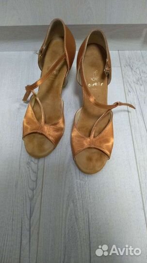 Одежда и обувь для танцев