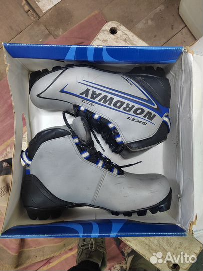 Лыжные ботинки