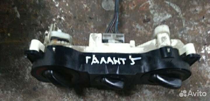 Блок управления отопителем Мицубиси Галант Е5