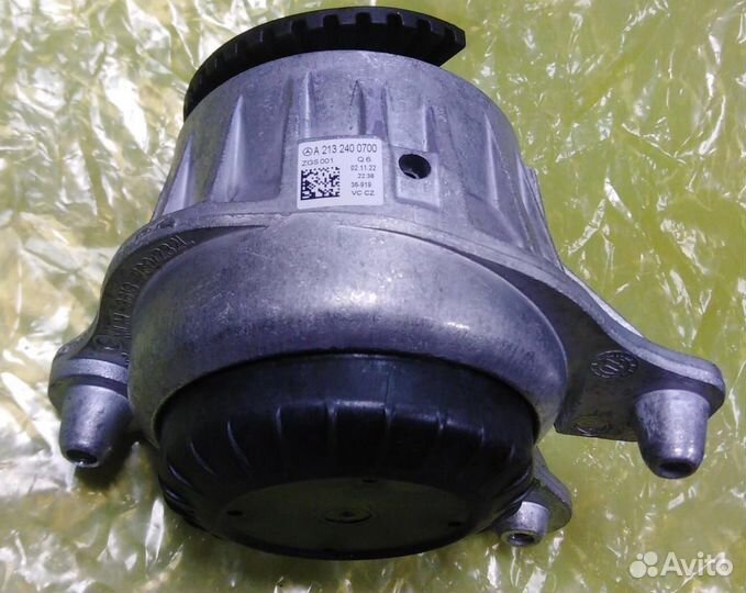 Подушка двс L W213 (A2132400700)