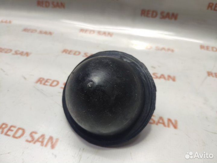 Отбойник нижнего рычага Mitsubishi L200 KB4T